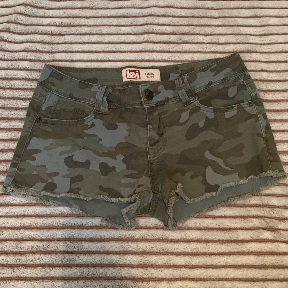COPY - CAMO Lowrise Shorts